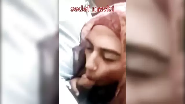 یه دختر ترک خوشگل یه ساک خوشمزه به شوهرش می زنه.